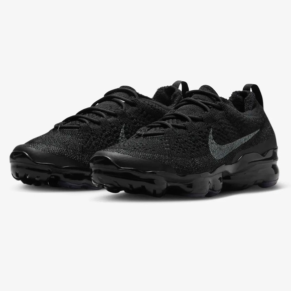 triple black vapormax flyknit 2